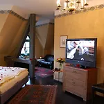 Zur Henne 3*
