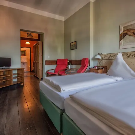 Zur Henne 3* Наумбург