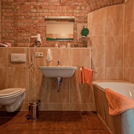 Zur Henne Отель 3*