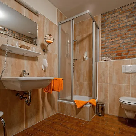 Zur Henne Отель