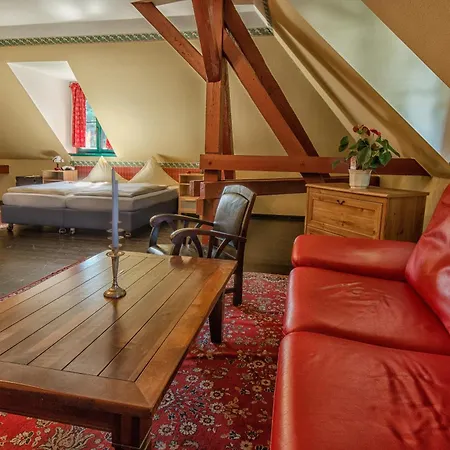 Zur Henne Наумбург