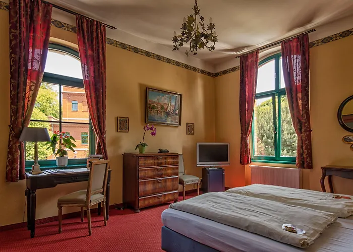 Otel Zur Henne Naumburg (Saale)